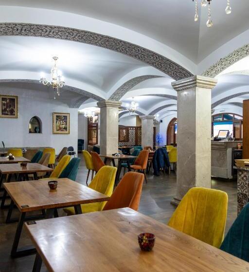 Mahdia Baghdadi Laourient Apartments, Restaurant, Café