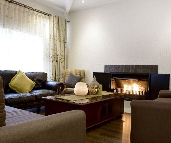 膳宿费 Five O  Clock Zen Boutique Guest House