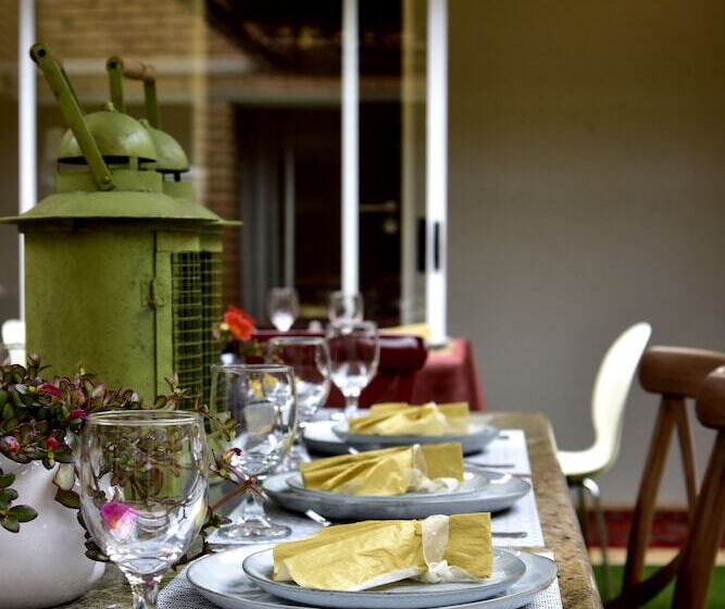 膳宿费 Five O  Clock Zen Boutique Guest House