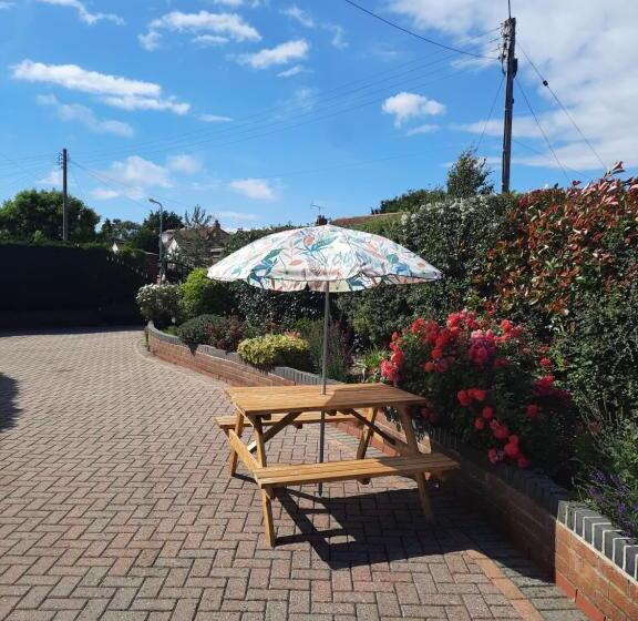 펜션 Greenlands Guest House
