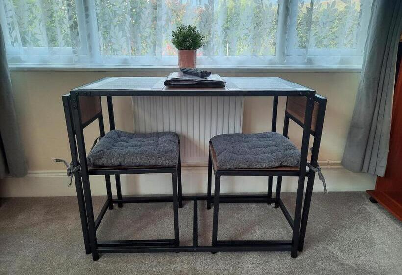 بنسيون Greenlands Guest House