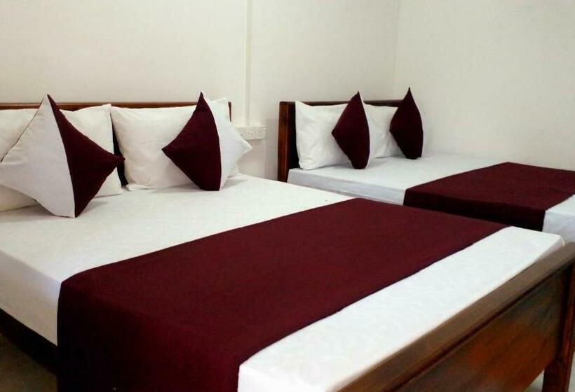 פנסיון Meegahapokuna Resort