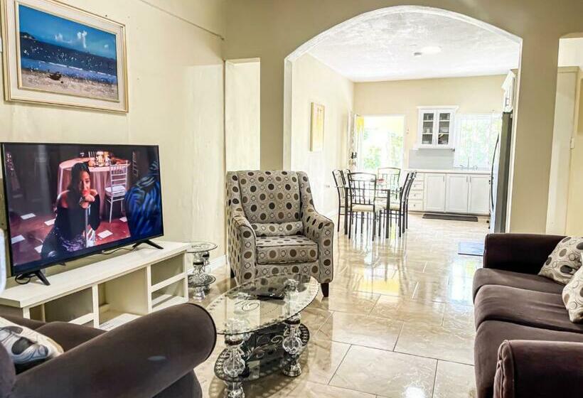 펜션 Red Hassell Manor