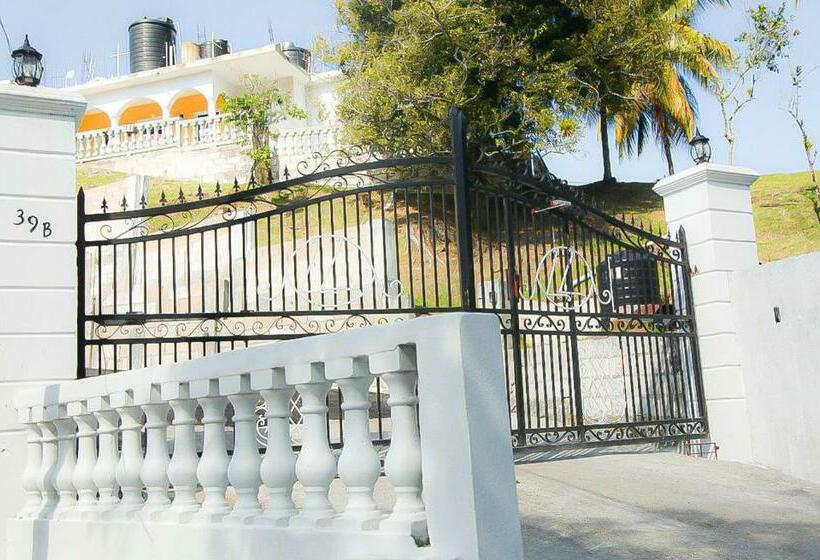 펜션 Red Hassell Manor