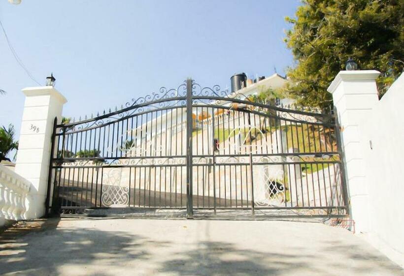 펜션 Red Hassell Manor