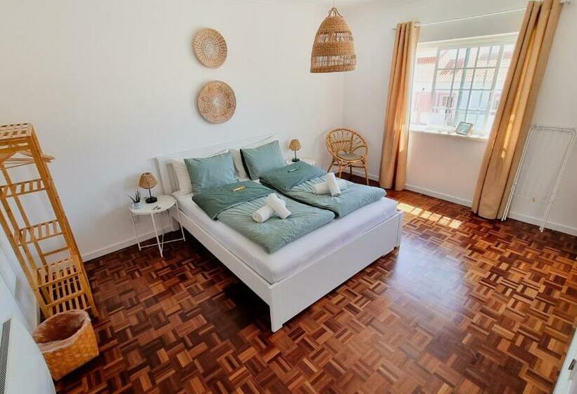 פנסיון Tika Surf Camp Ericeira