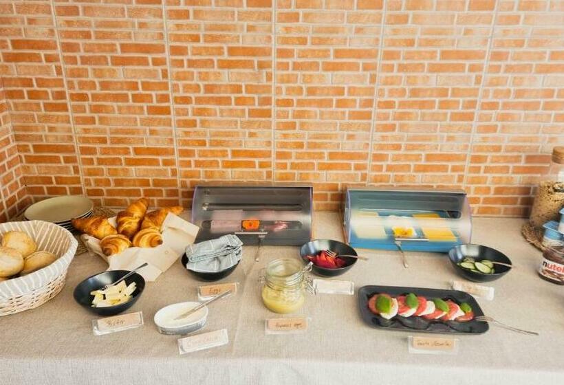 פנסיון Tika Surf Camp Ericeira