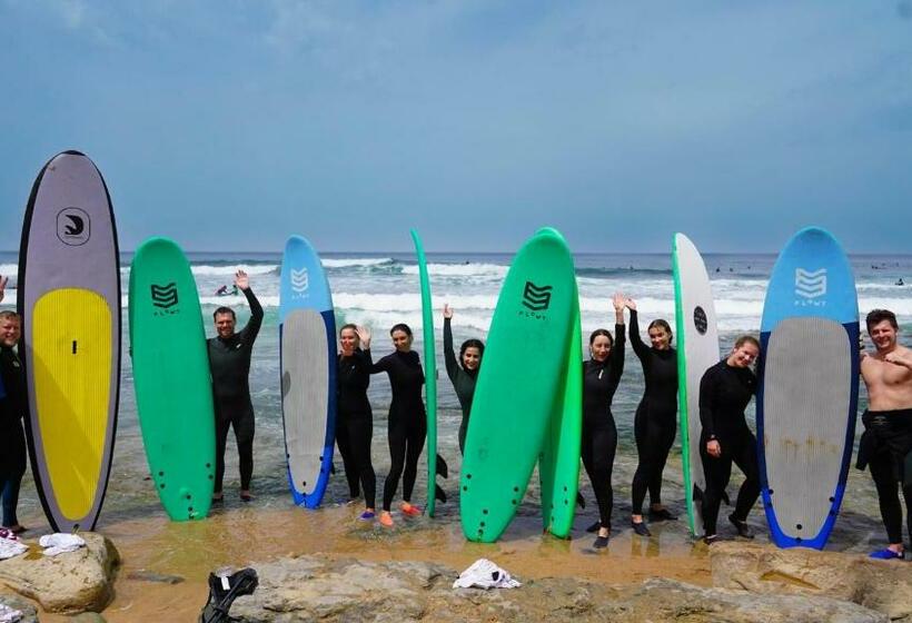 פנסיון Tika Surf Camp Ericeira