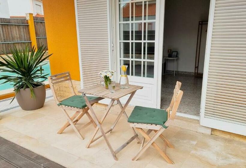 פנסיון Tika Surf Camp Ericeira