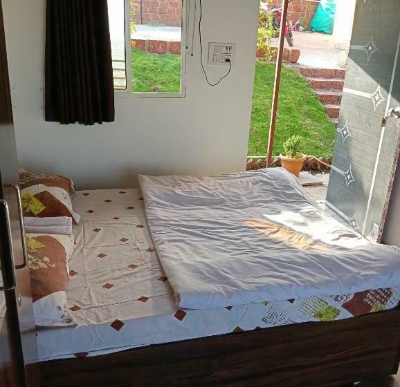 Resort Western Valley Cottages , Panchagani