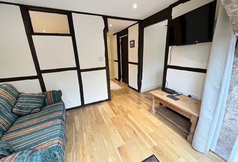 Swan House Tea Room And Bed & Breakfast