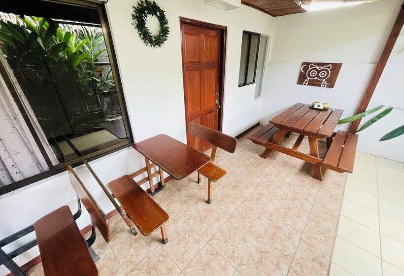 ベッドアンドブレックファースト Gufo Rooms , Apartahotel , La Fortuna Volcan Arenal