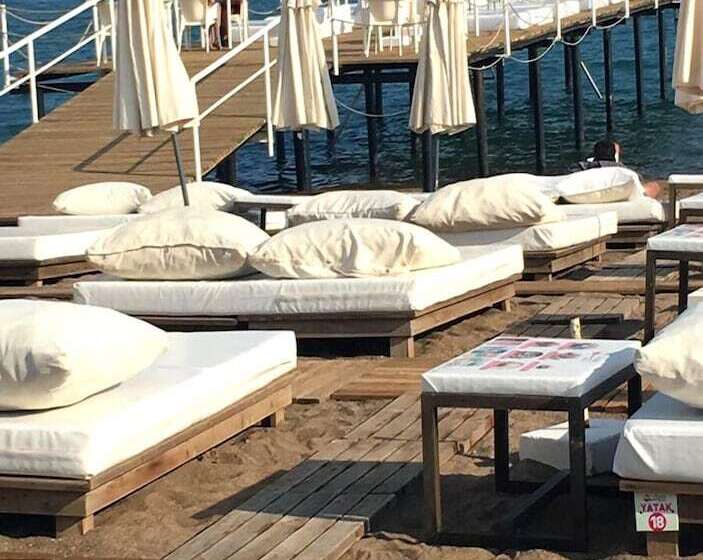 Grand Niki Hotel & Spa