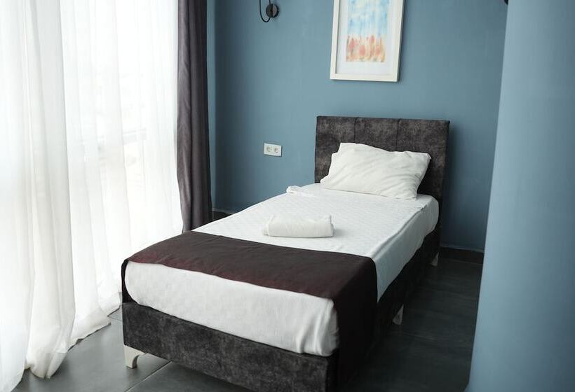 Grand Niki Hotel & Spa