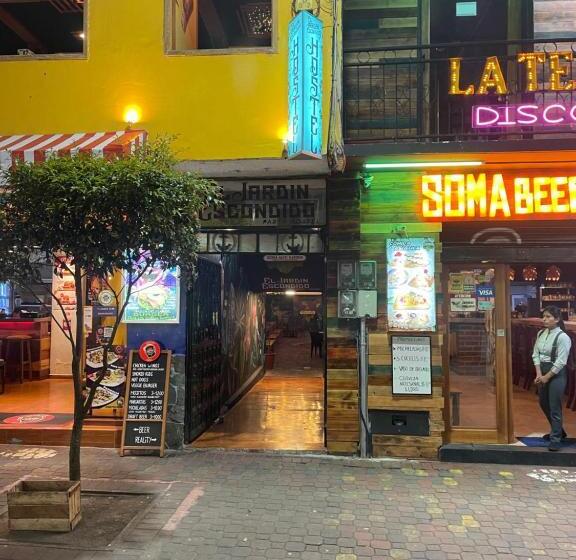 فندق El Jardín Escondido Party Hostel