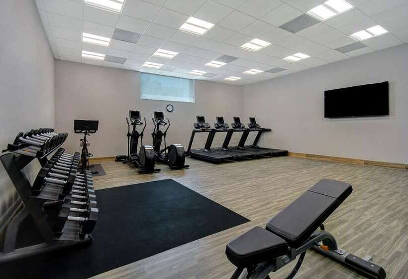 فندق Hampton Inn & Suites Ontario Rancho Cucamonga