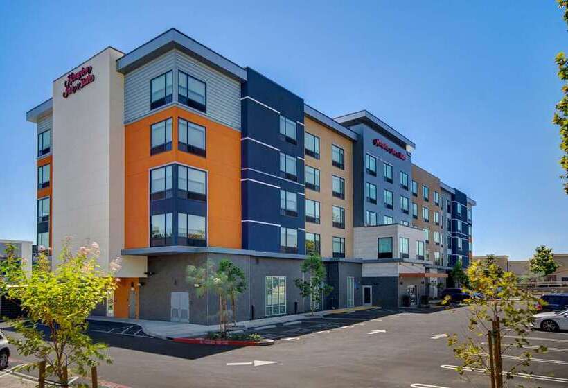فندق Hampton Inn & Suites Ontario Rancho Cucamonga