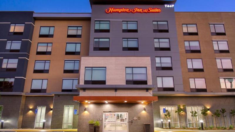 فندق Hampton Inn & Suites Ontario Rancho Cucamonga