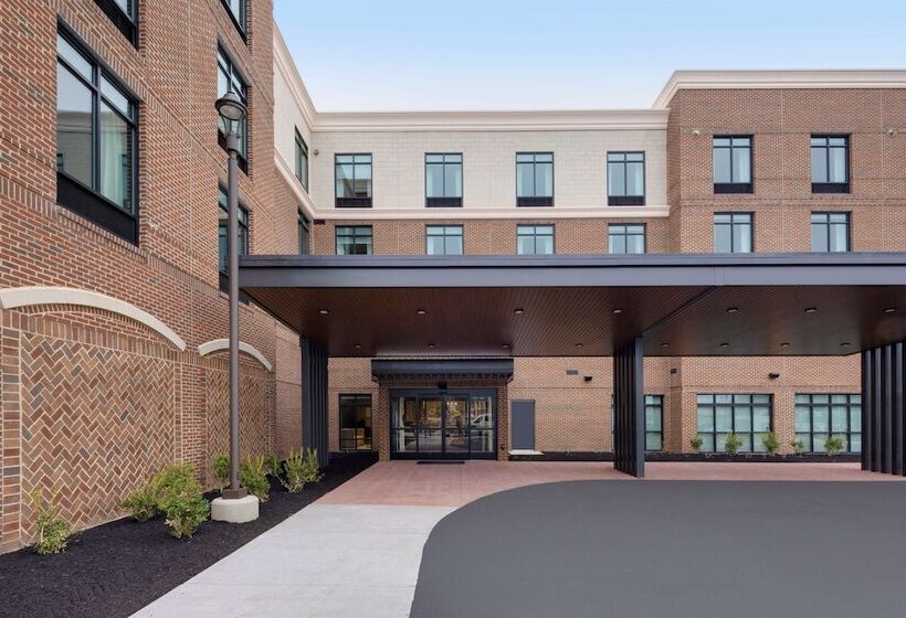 Отель Hilton Garden Inn Haymarket