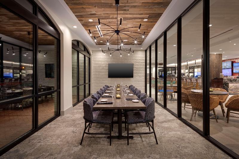 Отель Hilton Garden Inn Haymarket