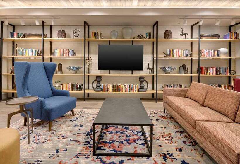 Отель Hilton Garden Inn Haymarket