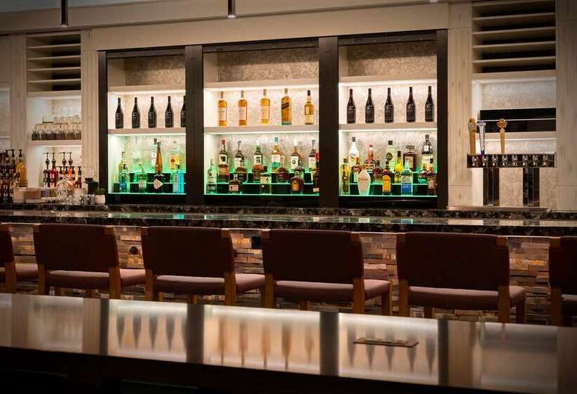 Отель Hilton Garden Inn Haymarket