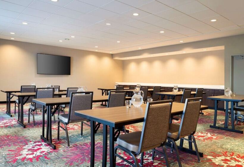 فندق Home2 Suites By Hilton Clovis