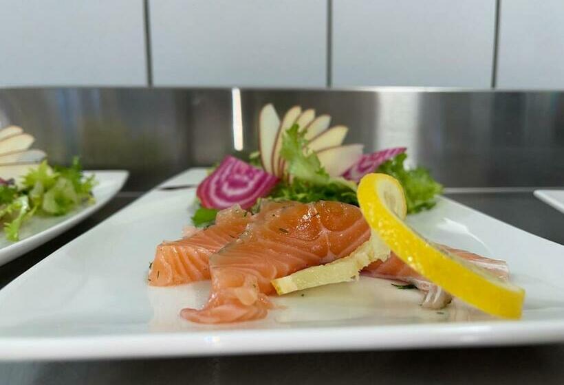 Отель Hôtel Du Commerce