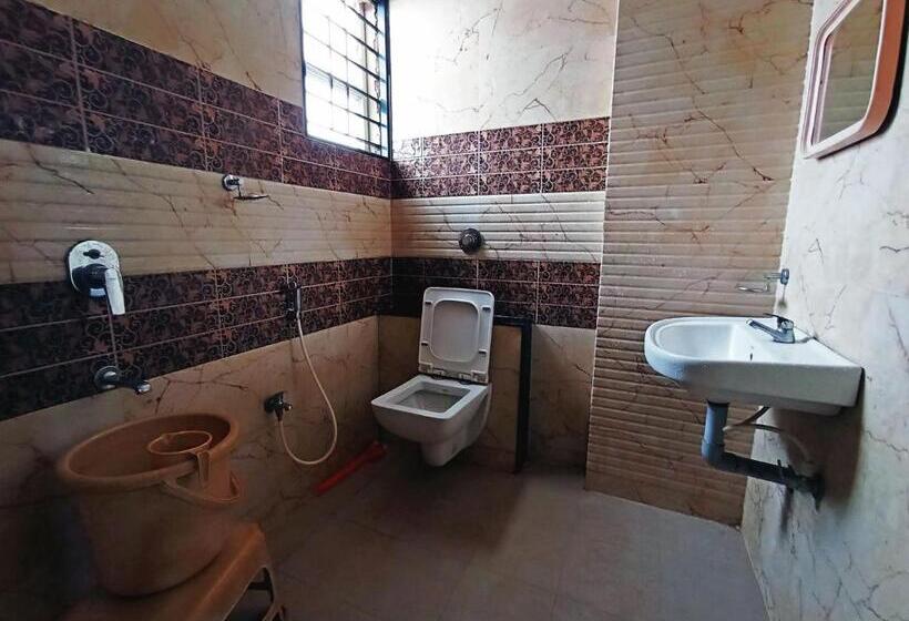 Отель Staymaker Shri Shakti Residency