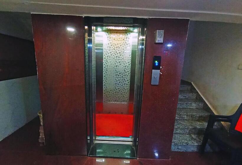 Отель Staymaker Shri Shakti Residency