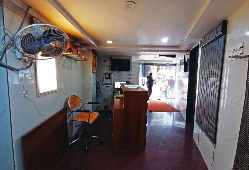 Отель Staymaker Shri Shakti Residency