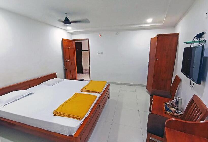 Отель Staymaker Shri Shakti Residency