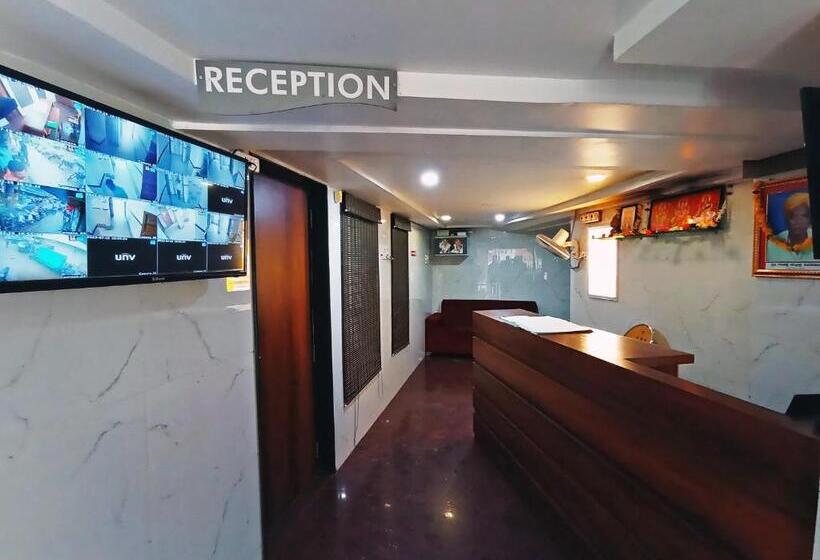 Отель Staymaker Shri Shakti Residency