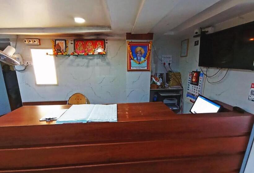 Отель Staymaker Shri Shakti Residency