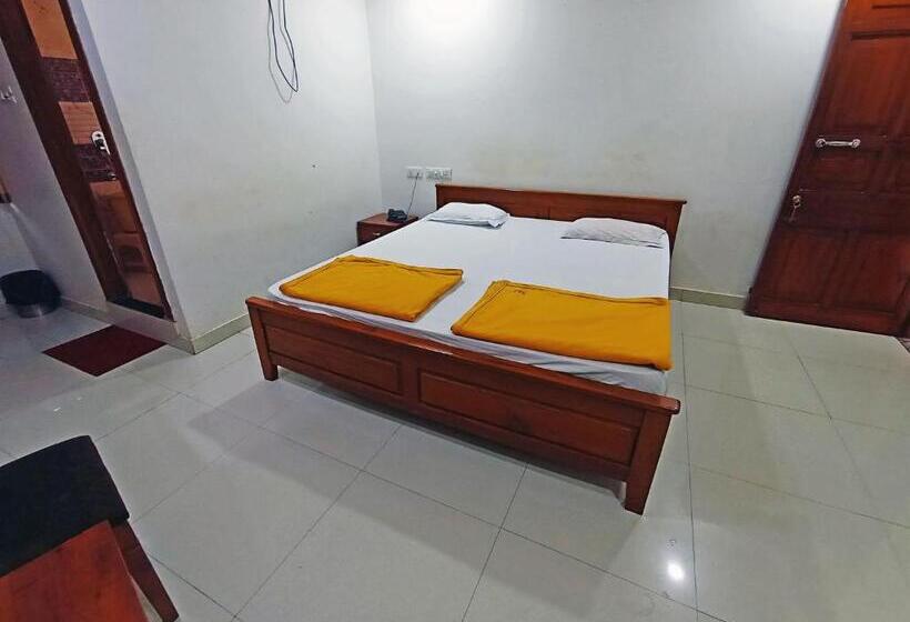 Отель Staymaker Shri Shakti Residency