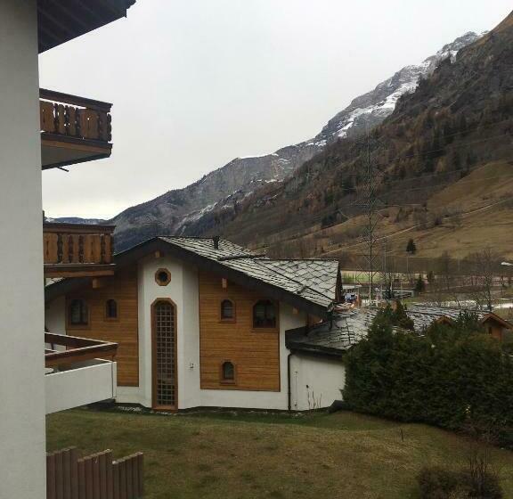 بنسيون Holiday 88