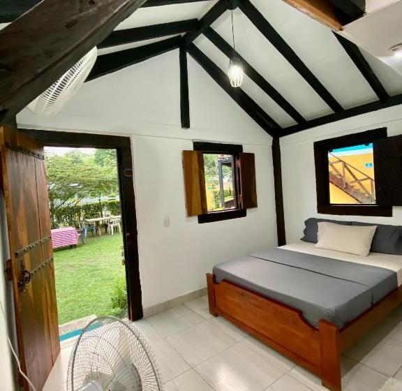 پانسیون Hostal Portal Del Sol