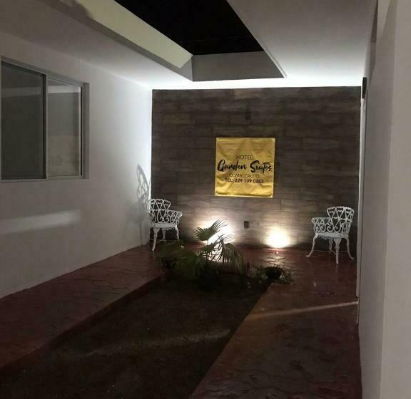 הוסטל Garden Suites Comalcalco