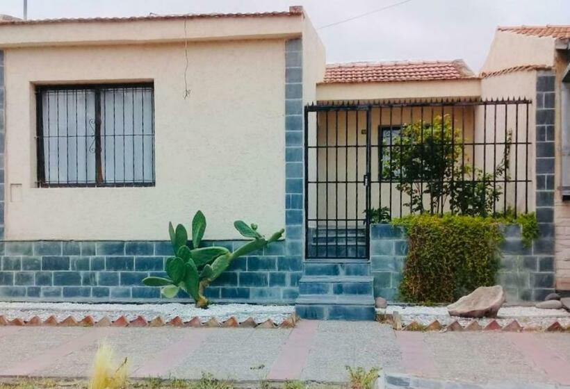 مبيت وإفطار Posada Mis Padres