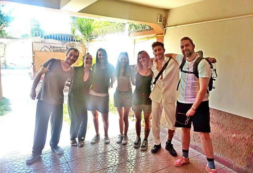 Bed and Breakfast Residencial Moroni   Alojamiento En Cochabamba