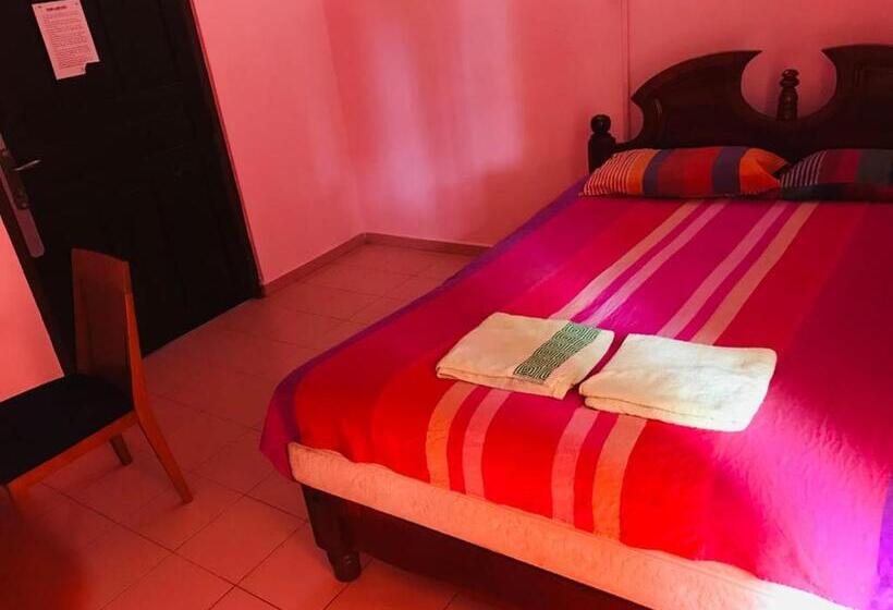 בית מלון כפרי Araliya