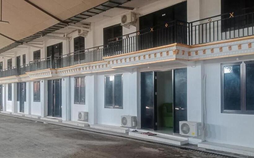 ホテル Citra Green House Syariah Near Universitas Tulungagung