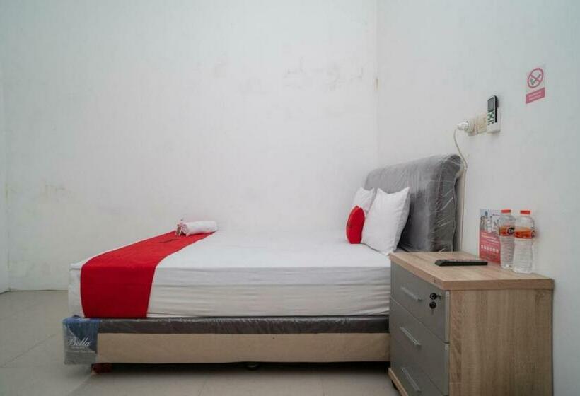 ホテル Reddoorz Near Rs Mitra Keluarga Waru