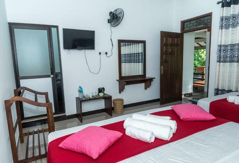 Отель Sadee S Place