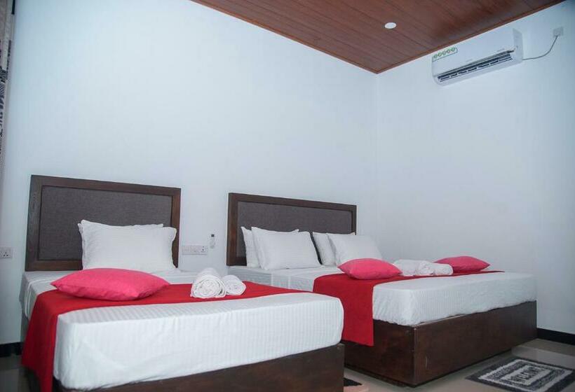 Отель Sadee S Place