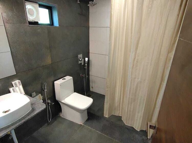 Hotel The Desert Den  Little Rann Of Kutch