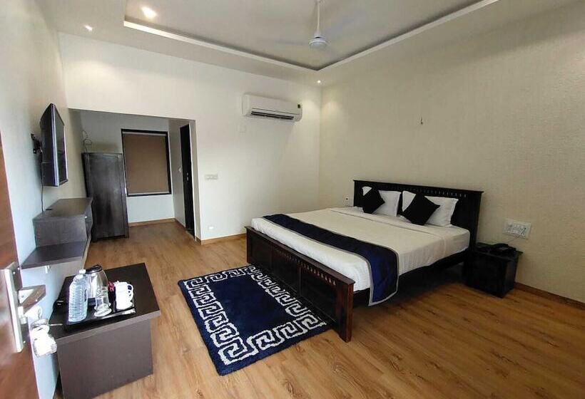 Hotel The Desert Den  Little Rann Of Kutch