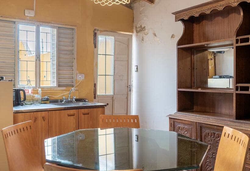 پانسیون Hostel La Casa De Li   En