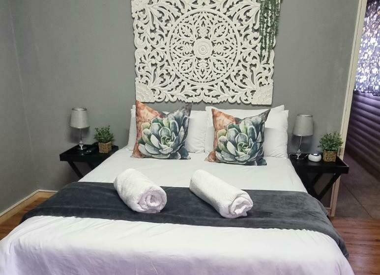 פנסיון Houtgerus Gastehuis/guesthouse