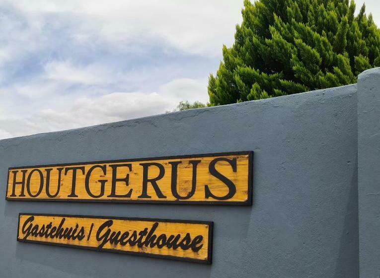 פנסיון Houtgerus Gastehuis/guesthouse